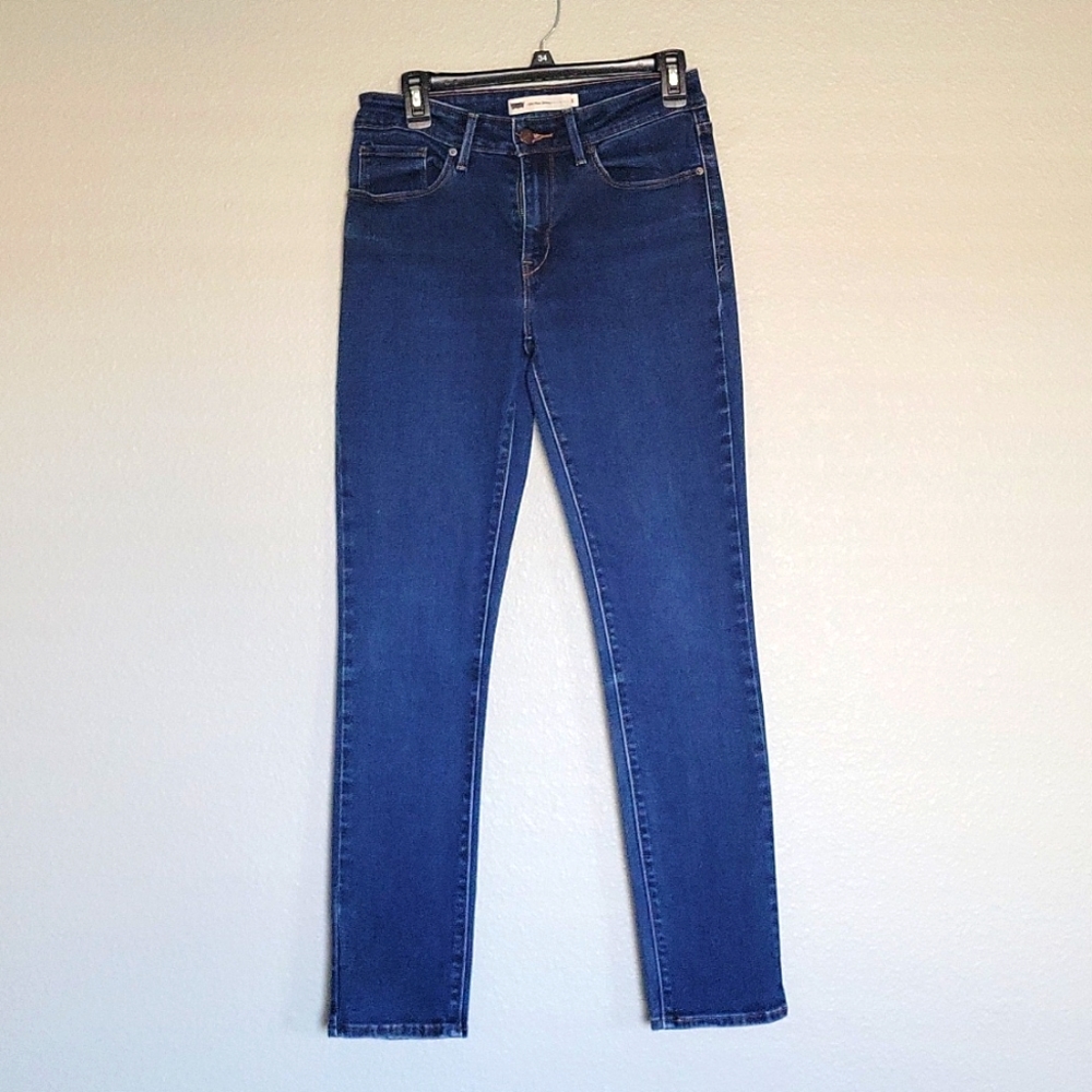 Levi's Mid Rise skinny jeans size 8